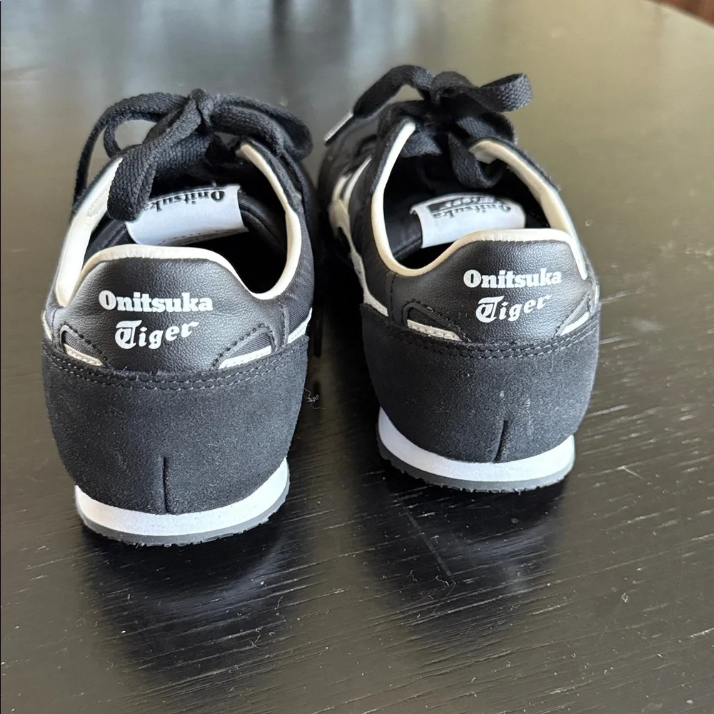 Onitsuka Tiger Serrano - Black Sneakers with White Stripes